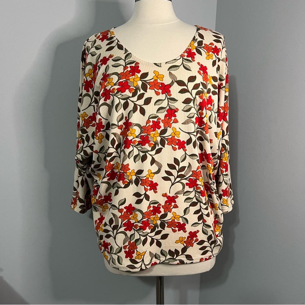 Kim & Cami L Multicolor Floral Ribbed Knit Batwing Sleeve Top